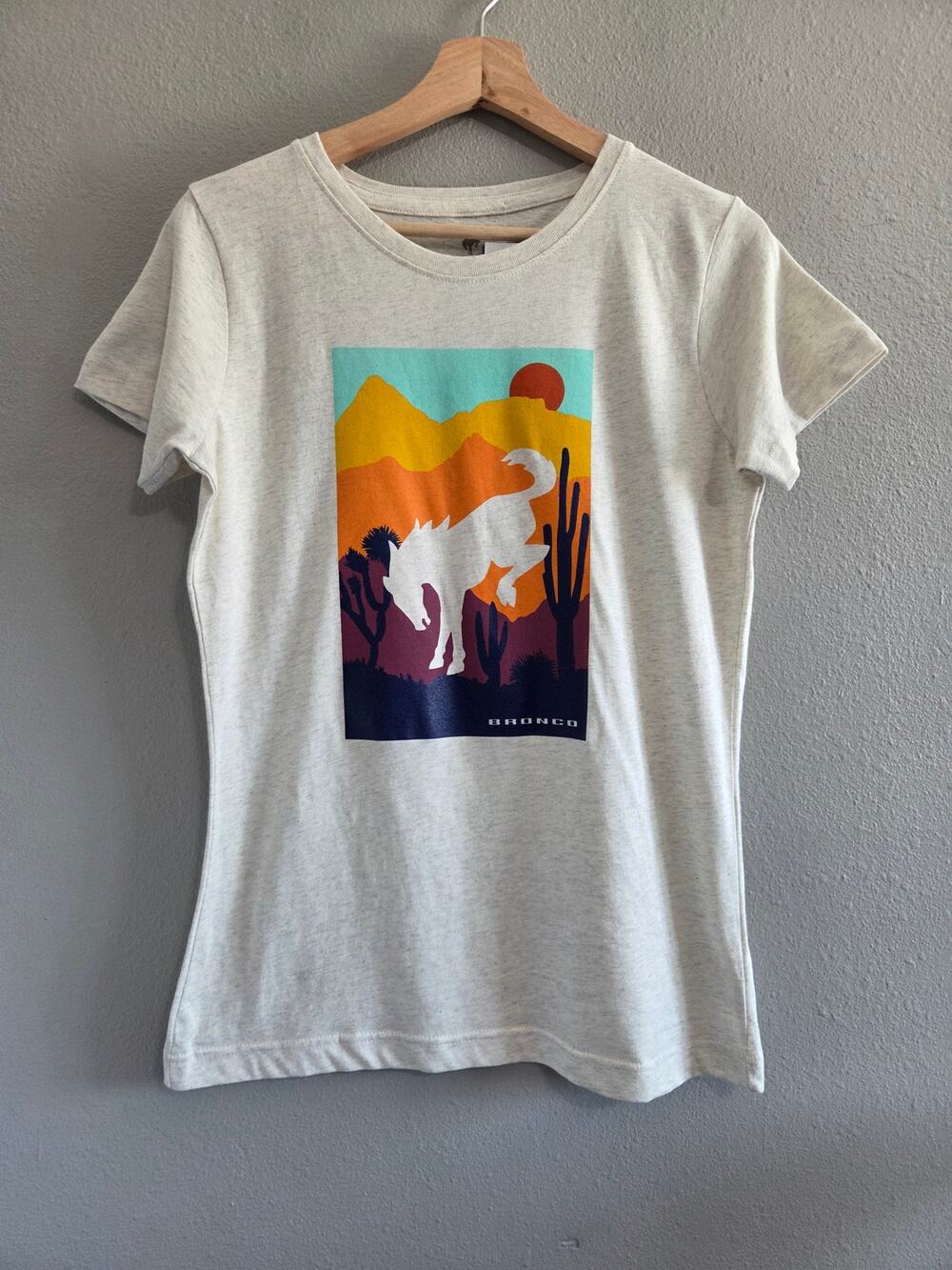 Ford Bronco's Women's Desert View Cotton Graphic Tee Size Medium NWT